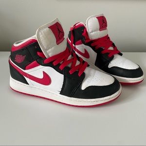 Nike Air Jordan 1 Mid GS Black Gym Red Youth 4Y 554725-016 Sneaker